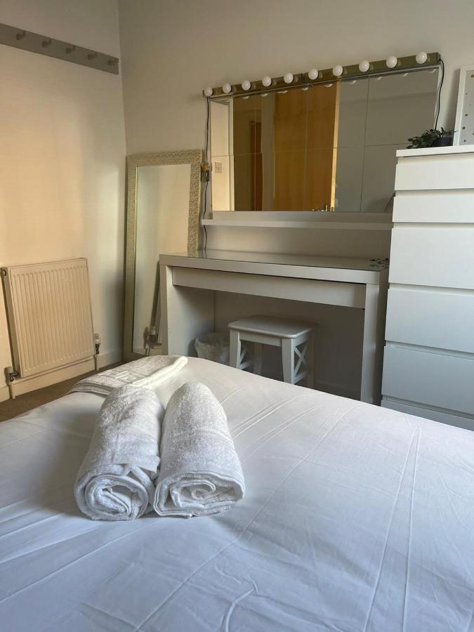 Pass The Keys Lovely 2Bedroom Flat With Balcony Edinburgh Eksteriør billede