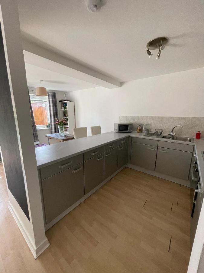 Pass The Keys Lovely 2Bedroom Flat With Balcony Edinburgh Eksteriør billede