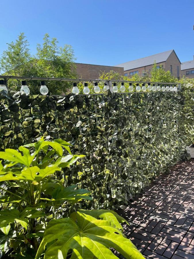 Pass The Keys Lovely 2Bedroom Flat With Balcony Edinburgh Eksteriør billede