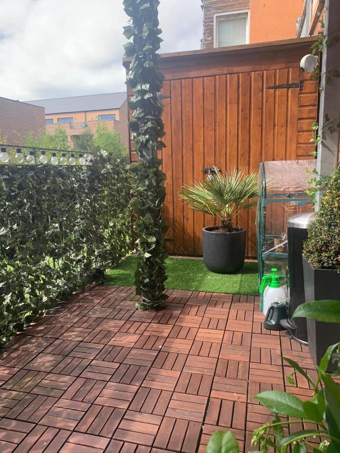 Pass The Keys Lovely 2Bedroom Flat With Balcony Edinburgh Eksteriør billede