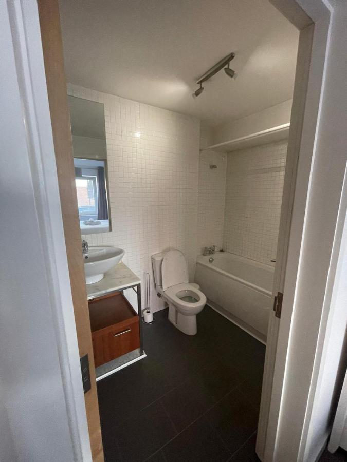 Pass The Keys Lovely 2Bedroom Flat With Balcony Edinburgh Eksteriør billede