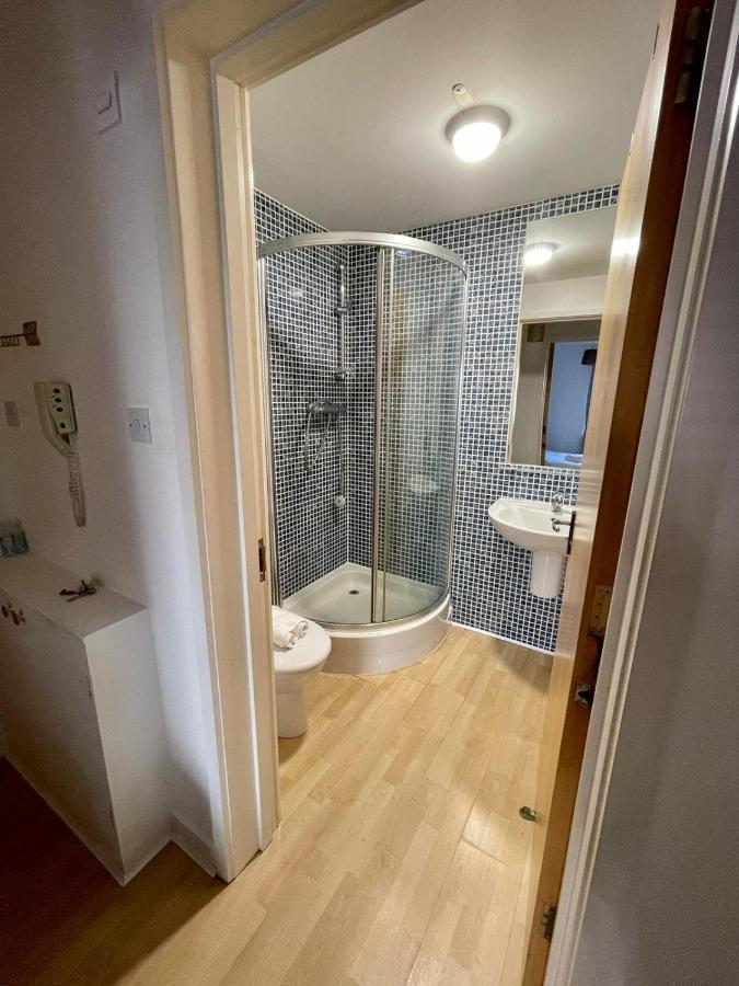 Pass The Keys Lovely 2Bedroom Flat With Balcony Edinburgh Eksteriør billede