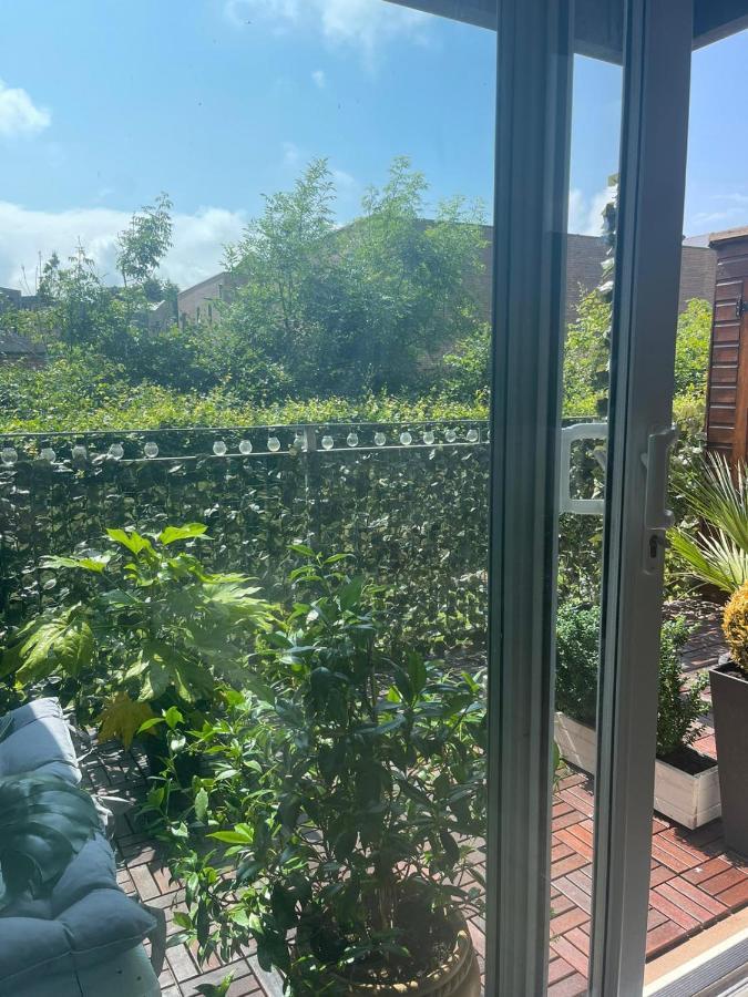 Pass The Keys Lovely 2Bedroom Flat With Balcony Edinburgh Eksteriør billede
